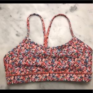 Lululemon Athletics Sports Bra - Size 6 Flow Y